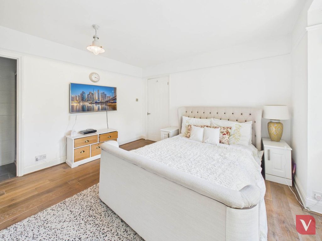 Additional image 11 of 5 bed property to rentCompton Avenue, Luton LU4