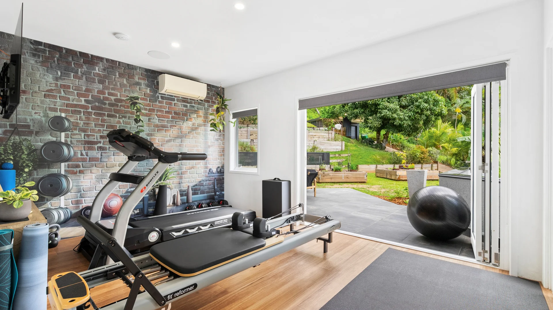 Additional image 18 of 114A Hillview Crescent, Whitfield QLD 4870