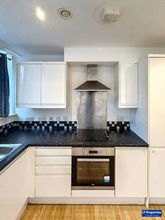 Additional image 4 of 1 bed flat to rentFlat, Napier House, - Napier Road, Luton LU1