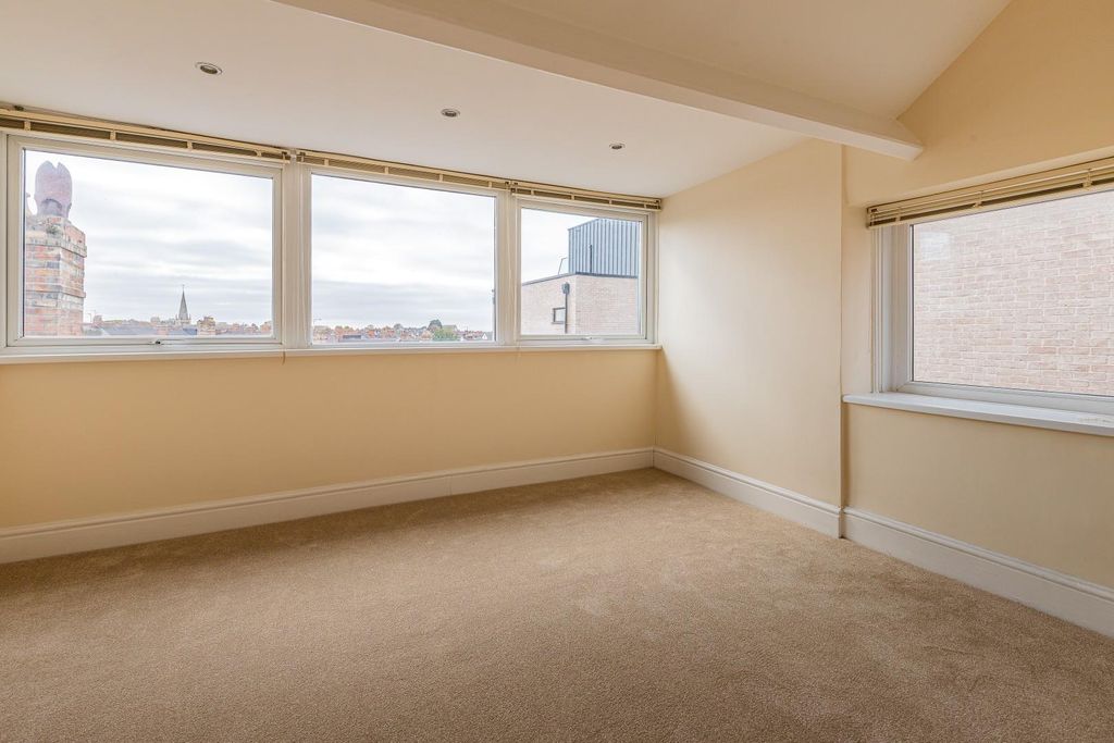 Additional image 5 of 2 bed flat to rentWindsor Road, Penarth CF64