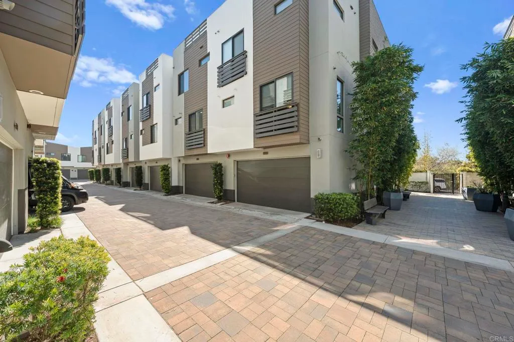 Additional image 33 of 2563 State Street, Carlsbad, CA 92008