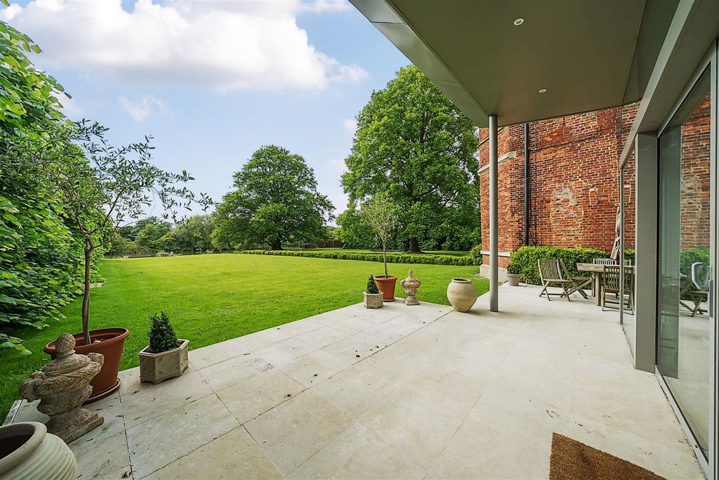 Additional image 46 of 6 bed detached house to rentPelhams Walk, Esher KT10
