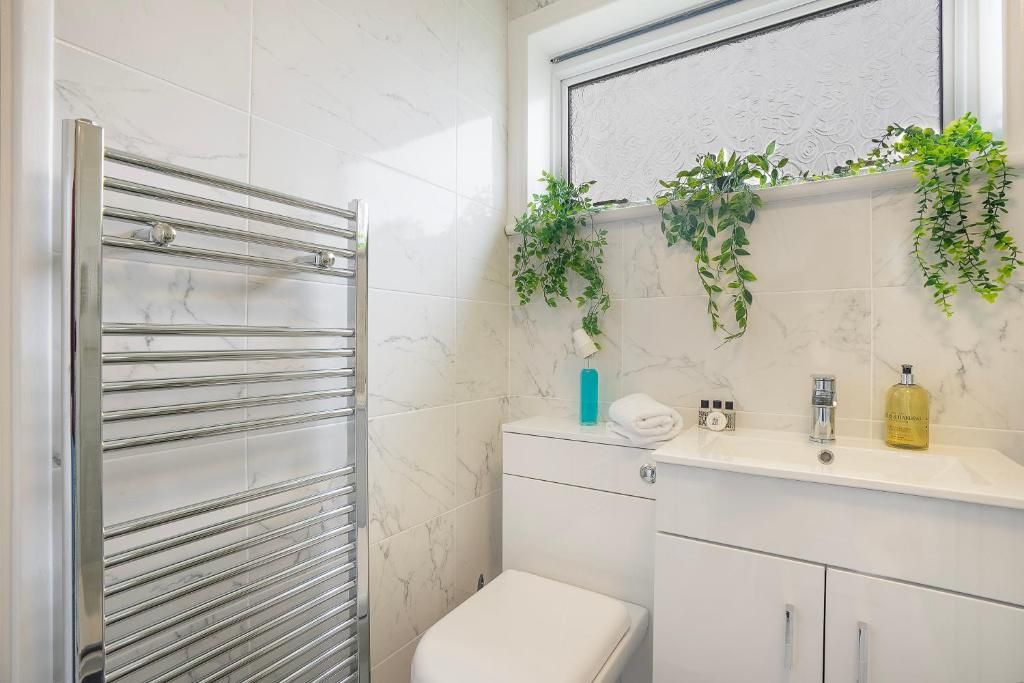 Additional image 3 of 3 bed flat to rentGolf Road, Aberdeen AB24