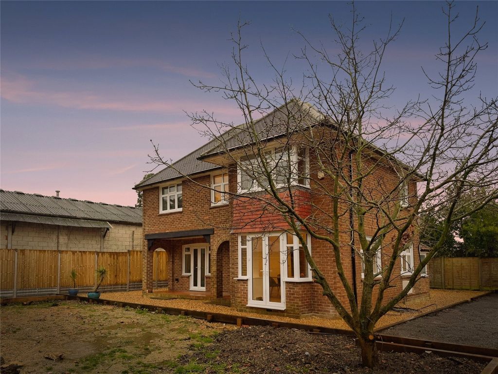 3 bed detached house to rentFitzalan Road, Arundel, West Sussex BN18