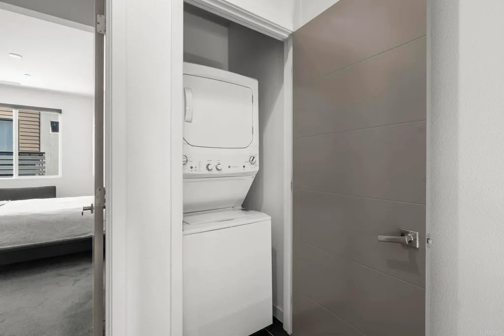 Additional image 78 of 2563 State Street, Carlsbad, CA 92008