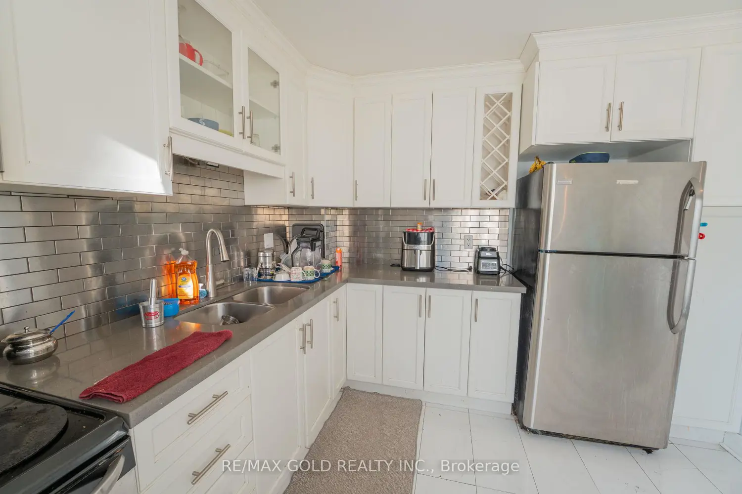 Additional image 5 of 900 Central Park Drive 107