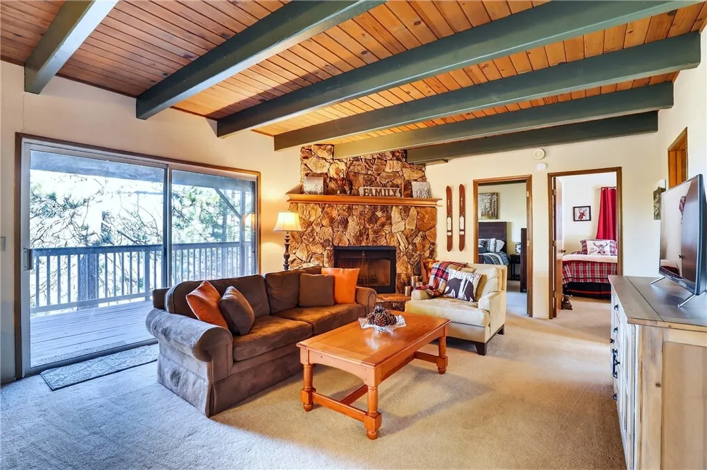 Additional image 18 of 26633 Thunderbird Dr, Lake Arrowhead, CA 92352