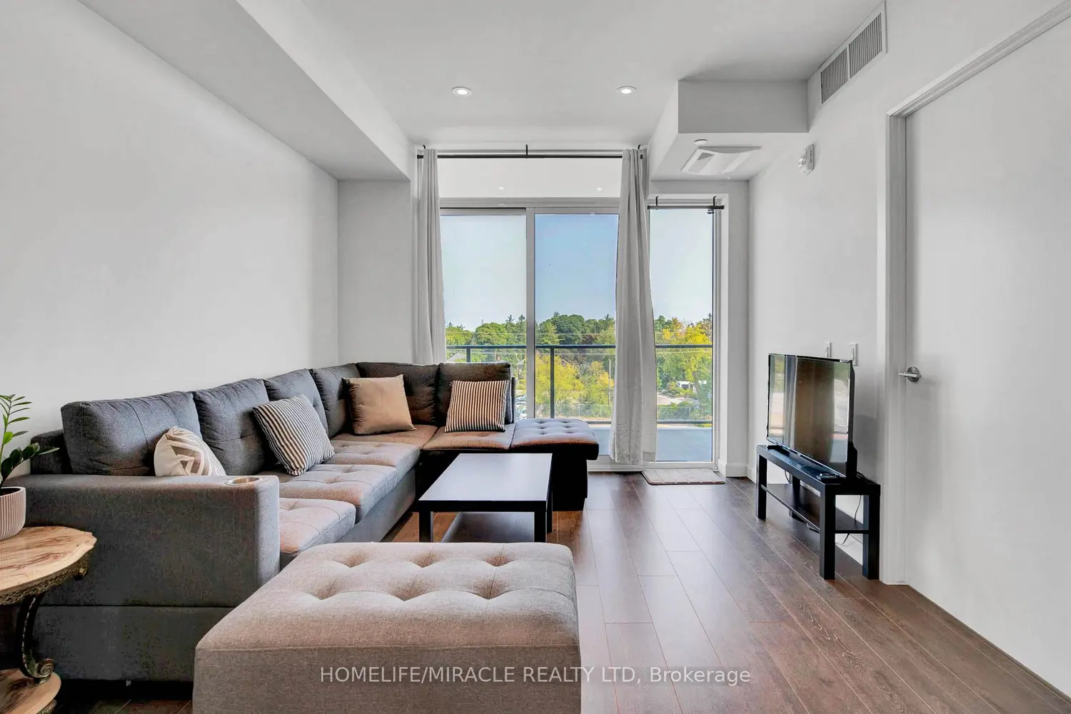 Additional image 3 of 741 King Street 401