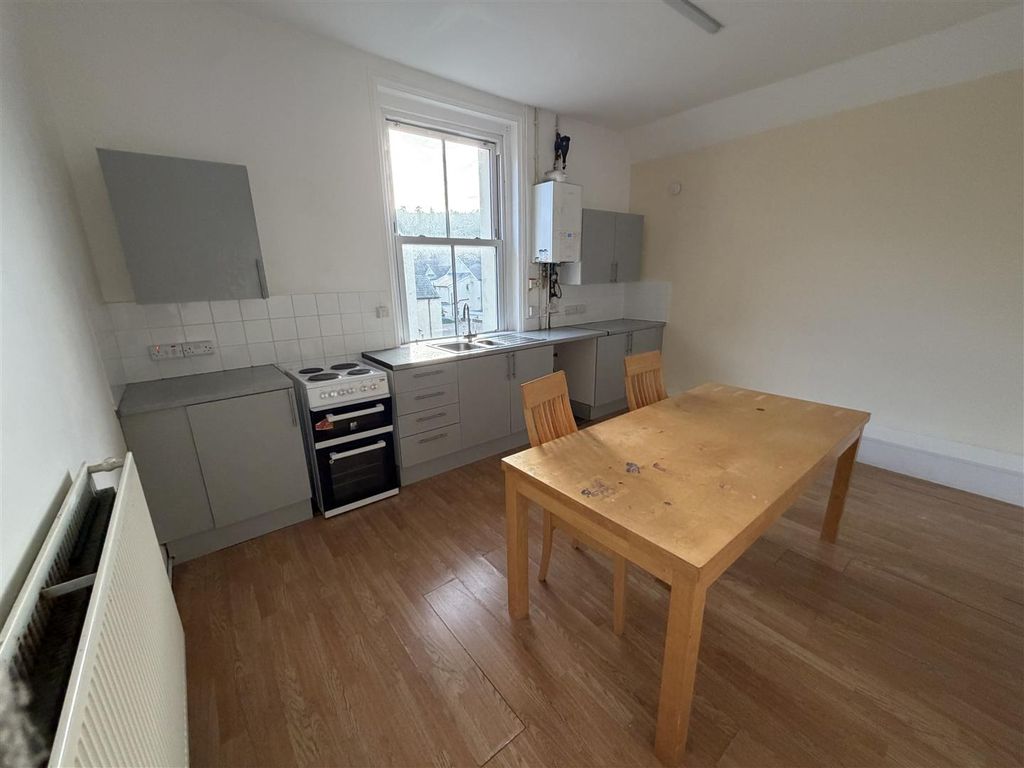 Additional image 2 of 3 bed flat to rentGreenfield Road, Colwyn Bay LL29