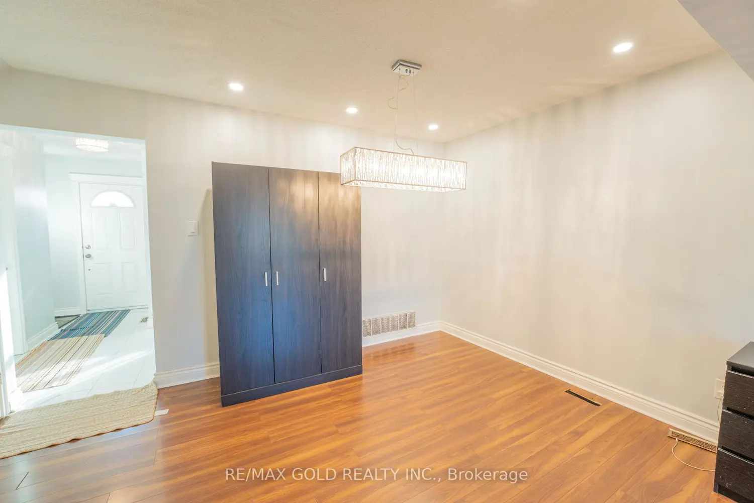 Additional image 11 of 900 Central Park Drive 107