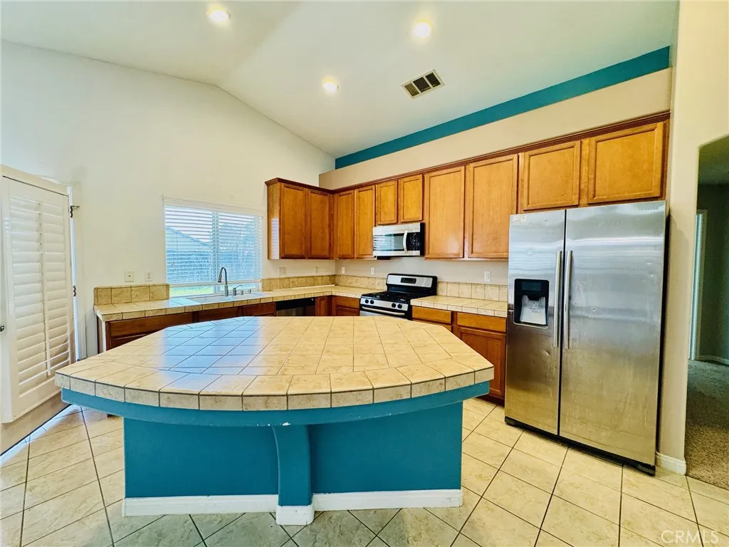 Additional image 12 of 5310 Sweitzer Lake St, Bakersfield, CA 93314