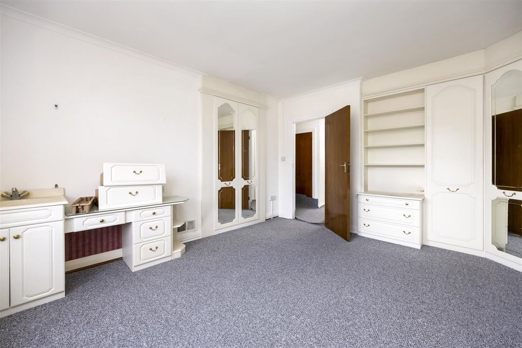 Additional image 6 of 4 bed detached house to rentBeccles Road, Worthing BN11