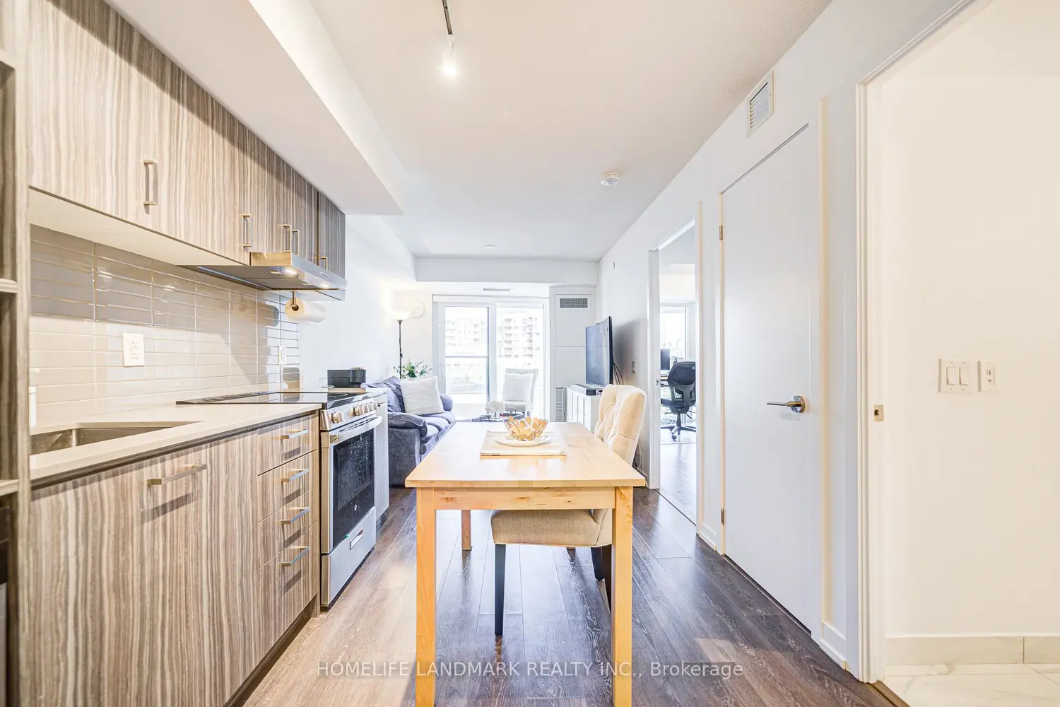 Additional image 7 of 219 Dundas Street 609