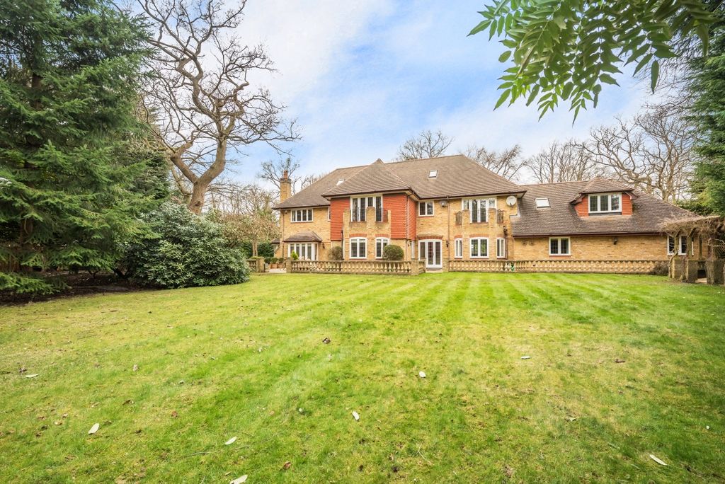 Additional image 20 of 6 bed detached house to rentDukes Kiln Drive, Gerrards Cross SL9