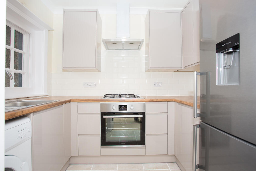 Additional image 3 of Hall Place Gardens, St Albans, Herts, AL1