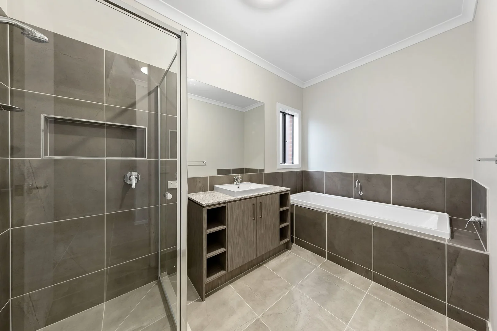 Additional image 11 of 35 Emilia Circuit, Fraser Rise VIC 3336