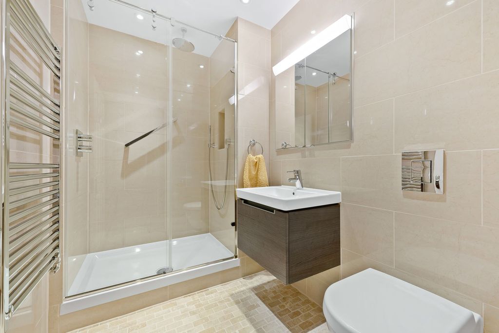 Additional image 8 of 2 bed flat to rentAgincourt, Ascot SL5