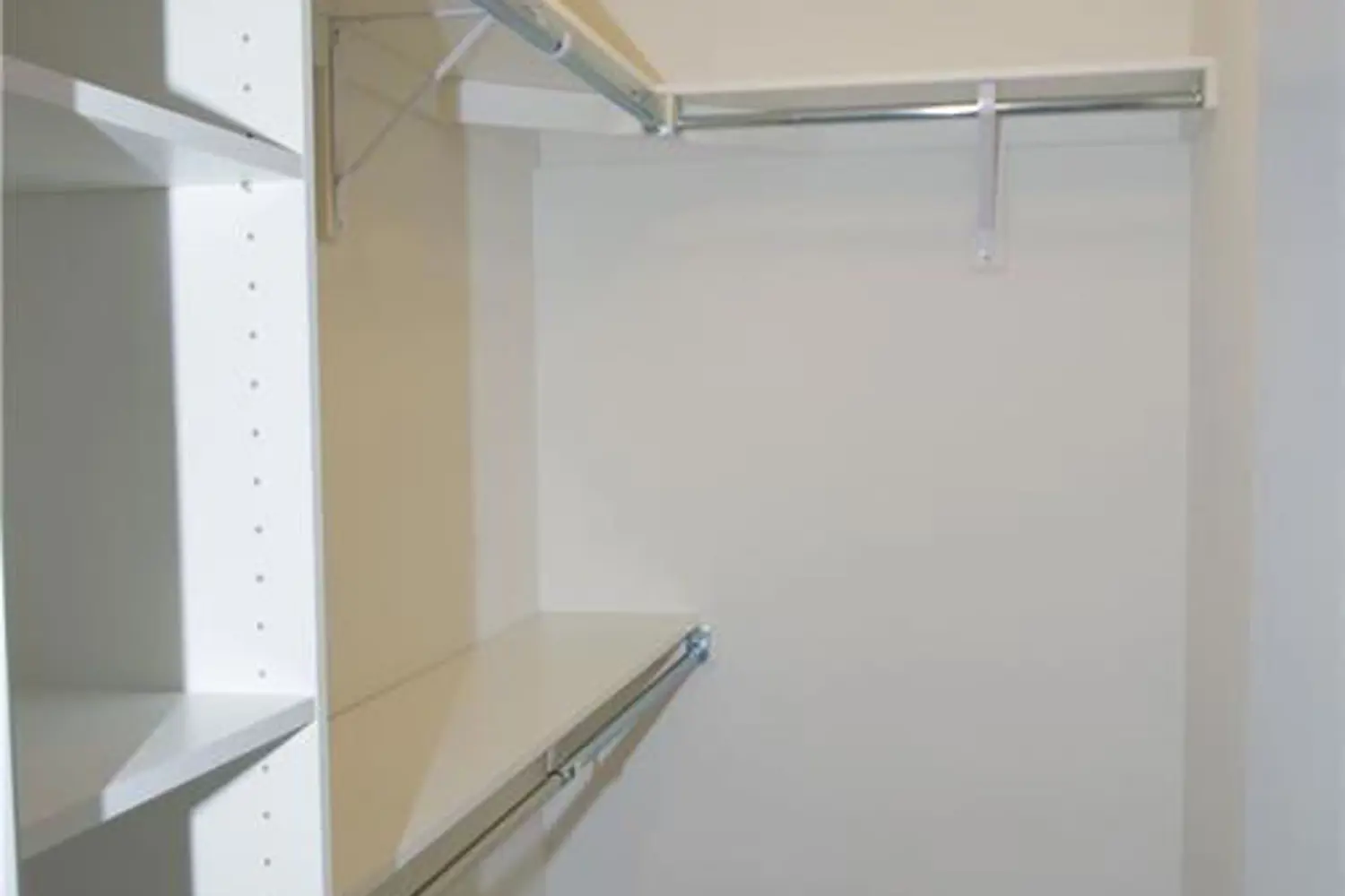 Additional image 15 of 27 Bathurst Street 1113