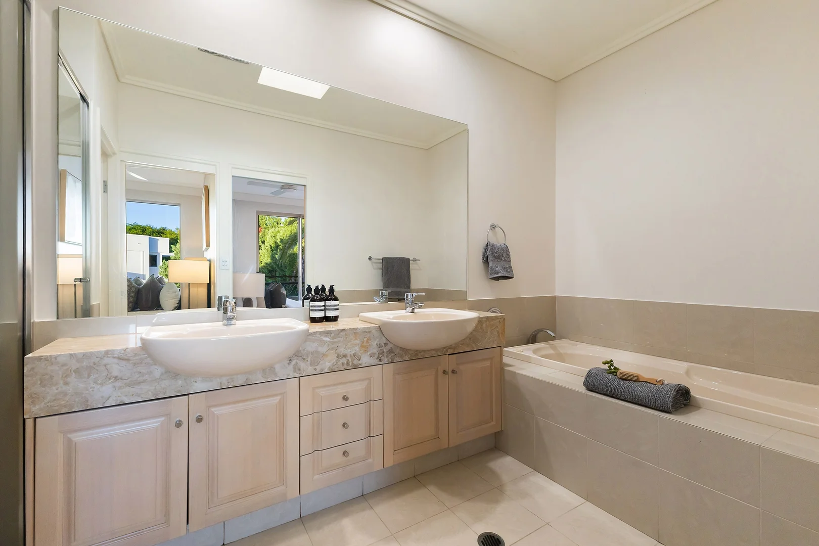 Additional image 18 of 3 Istana View, Clear Island Waters QLD 4226