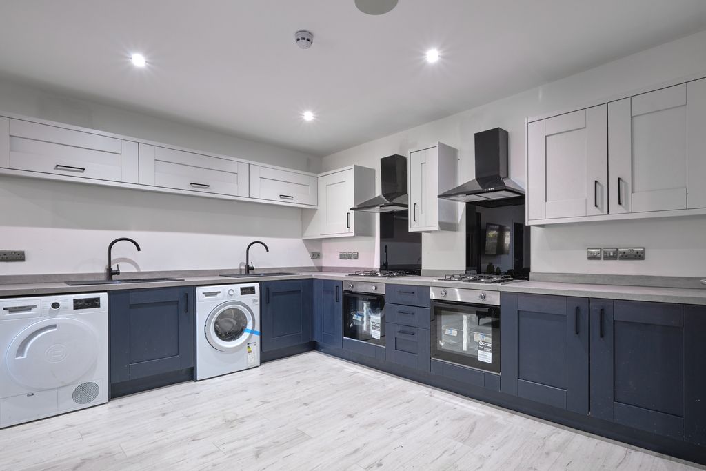 6 bed shared accommodation to rentCromwell Street, Swansea SA1 photo 5
