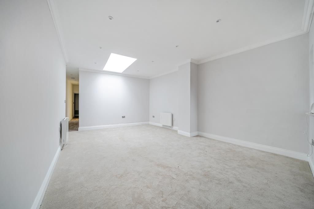 Additional image 4 of 2 bed flat to rentNewbury, Berkshire RG14