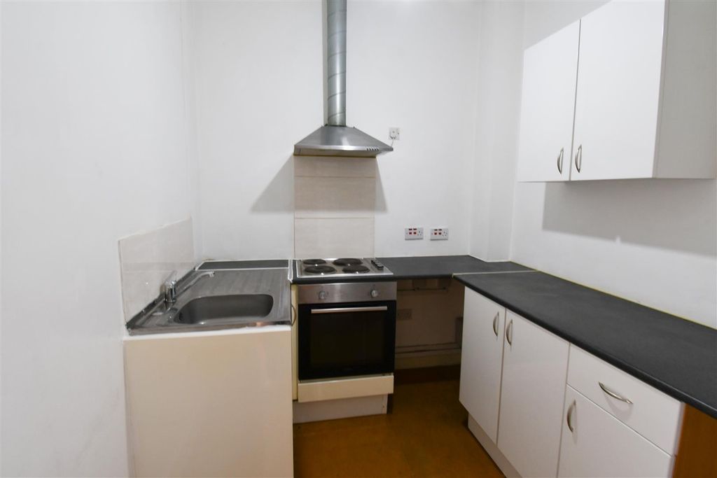 Additional image 6 of 2 bed flat to rent41 Dock View Road, Barry CF63