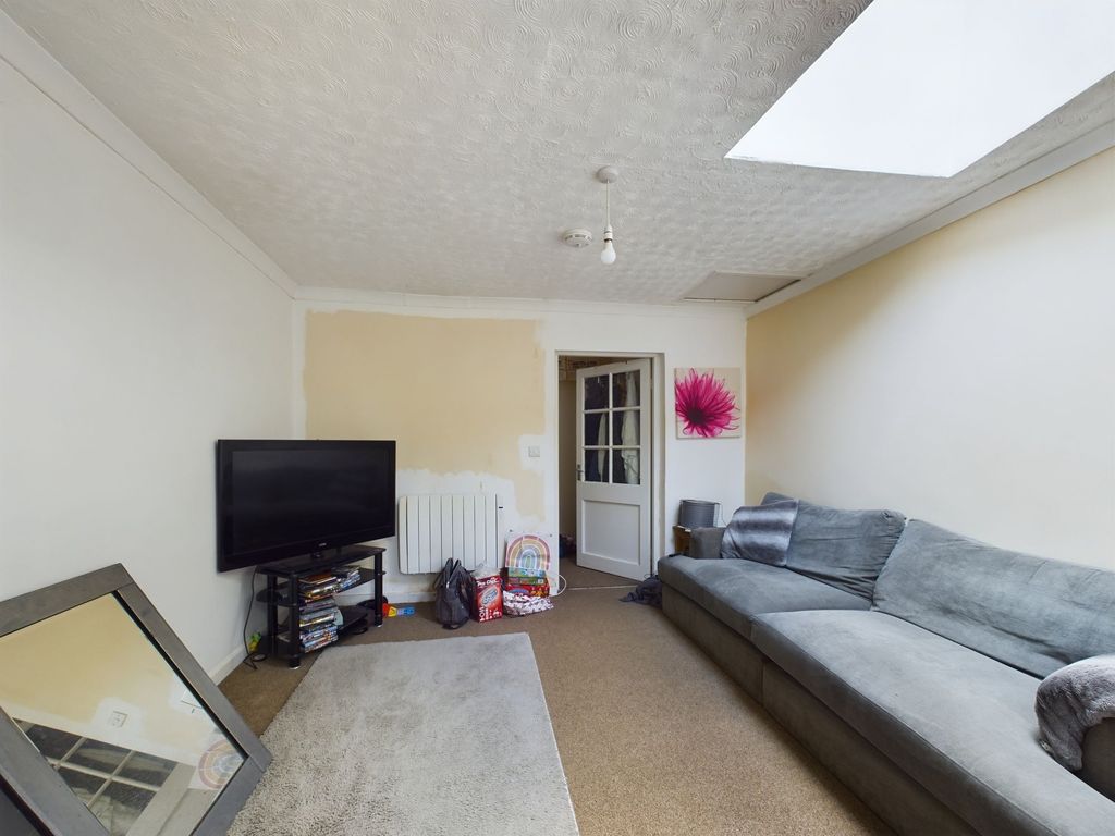 Additional image 4 of 1 bed flat to rentSycamore Street, Newcastle Emlyn SA38