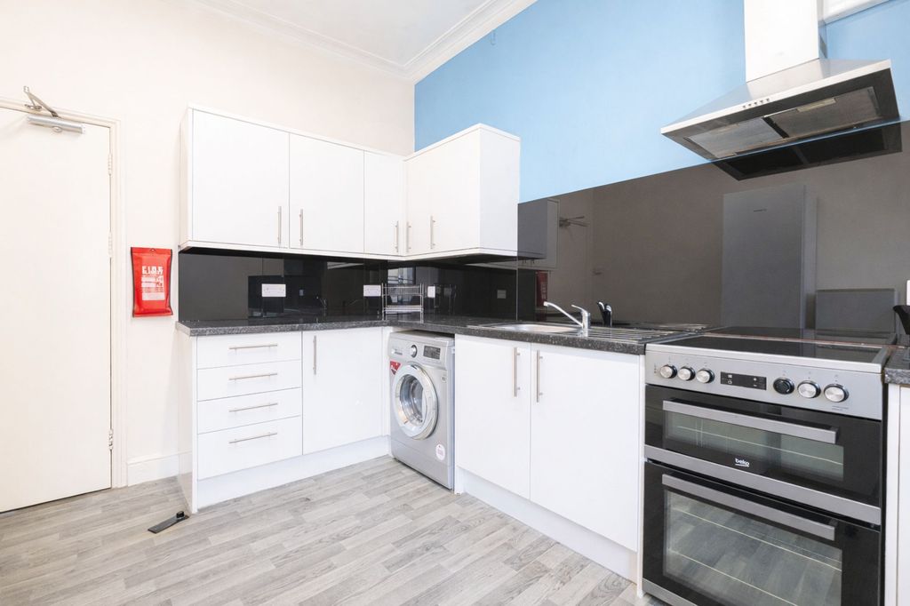 Additional image 3 of 5 bed flat to rentQueens Road, Clifton BS8