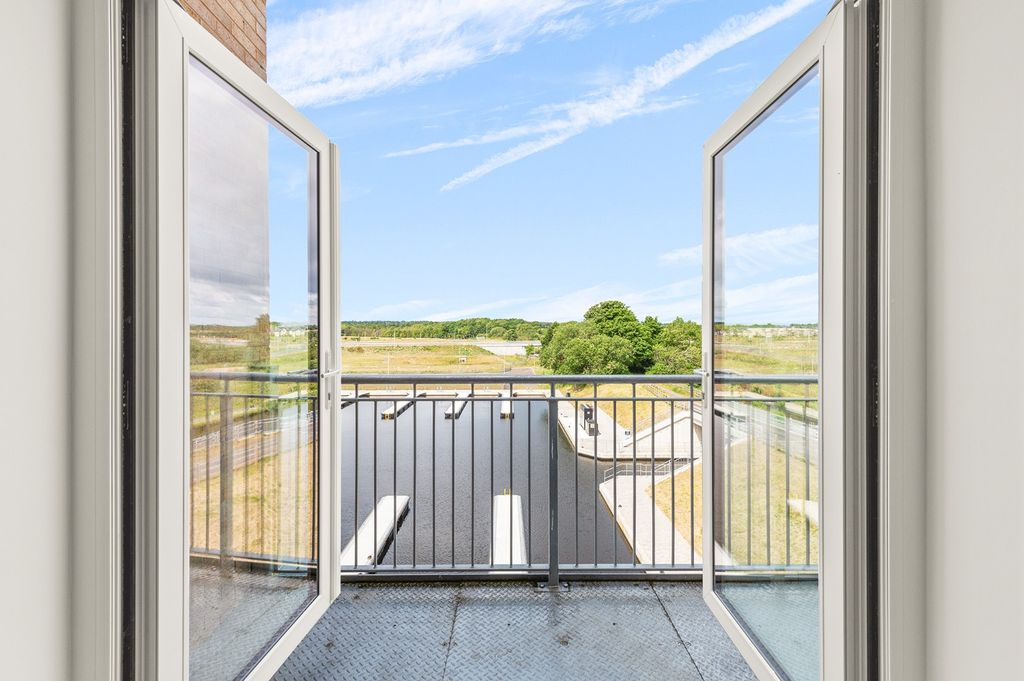 Additional image 4 of 3 bed flat to rentCanal View, Winchburgh EH52