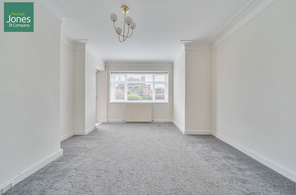 Additional image 5 of 2 bed flat to rentWinchelsea Gardens, Worthing, West Sussex BN11