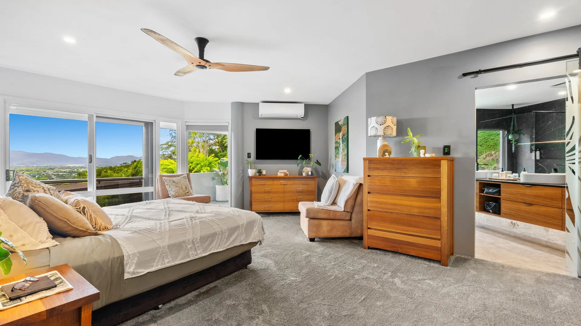 Additional image 15 of 114A Hillview Crescent, Whitfield QLD 4870