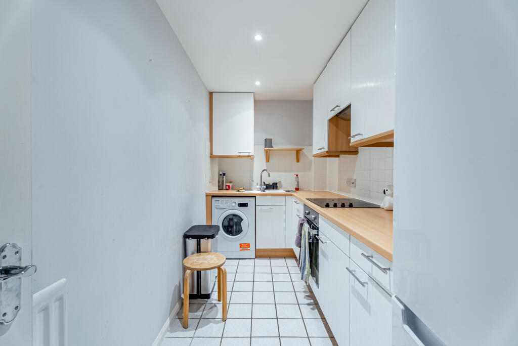 Additional image 4 of Dexter Close, St Albans, Herts, AL1