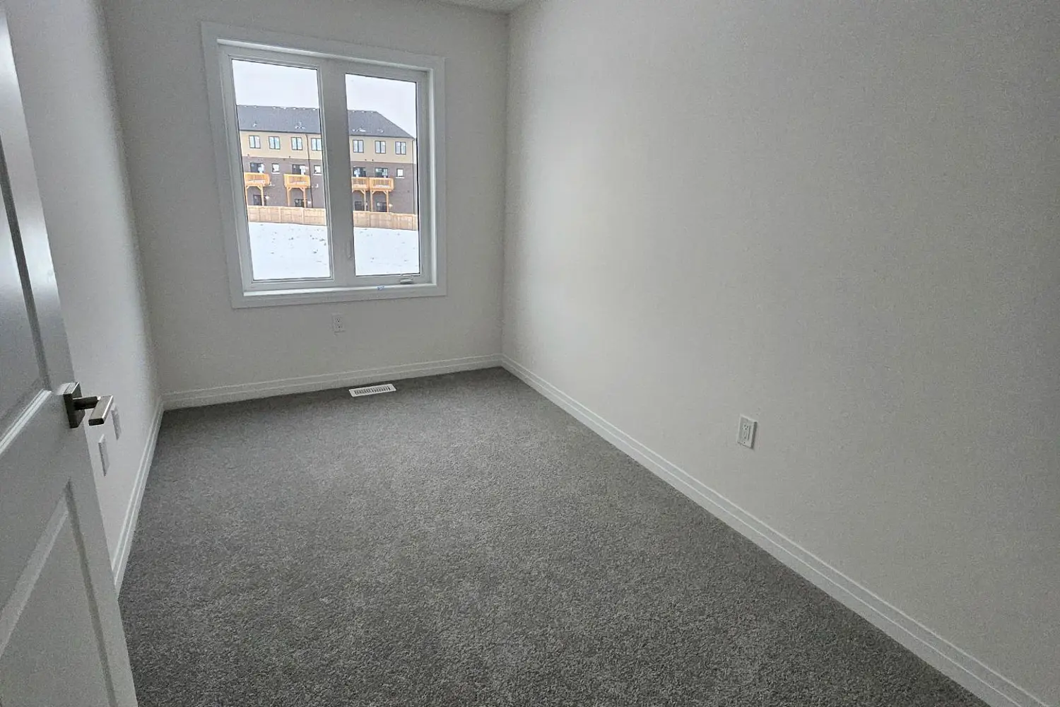 Additional image 5 of 660 Colborne Street 53