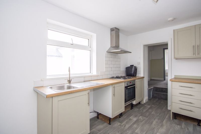 Additional image 8 of 3 bed flat to rentGlebe Street, Penarth CF64