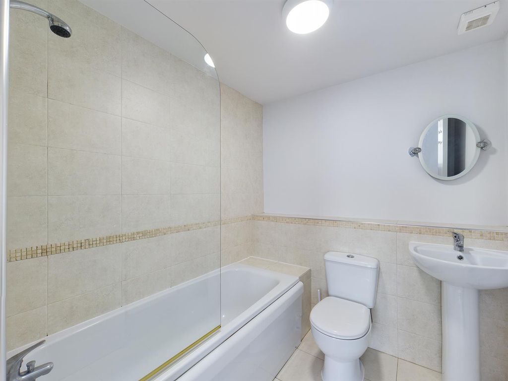 Additional image 10 of 3 bed flat to rentPentire Crescent, Newquay TR7