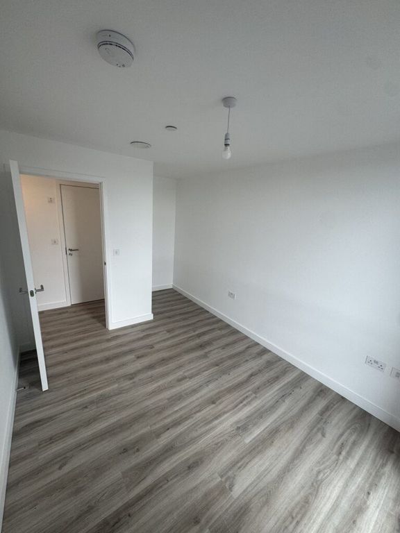 Additional image 6 of 2 bed flat to rentViva Court, Kimpton Road, Luton LU2