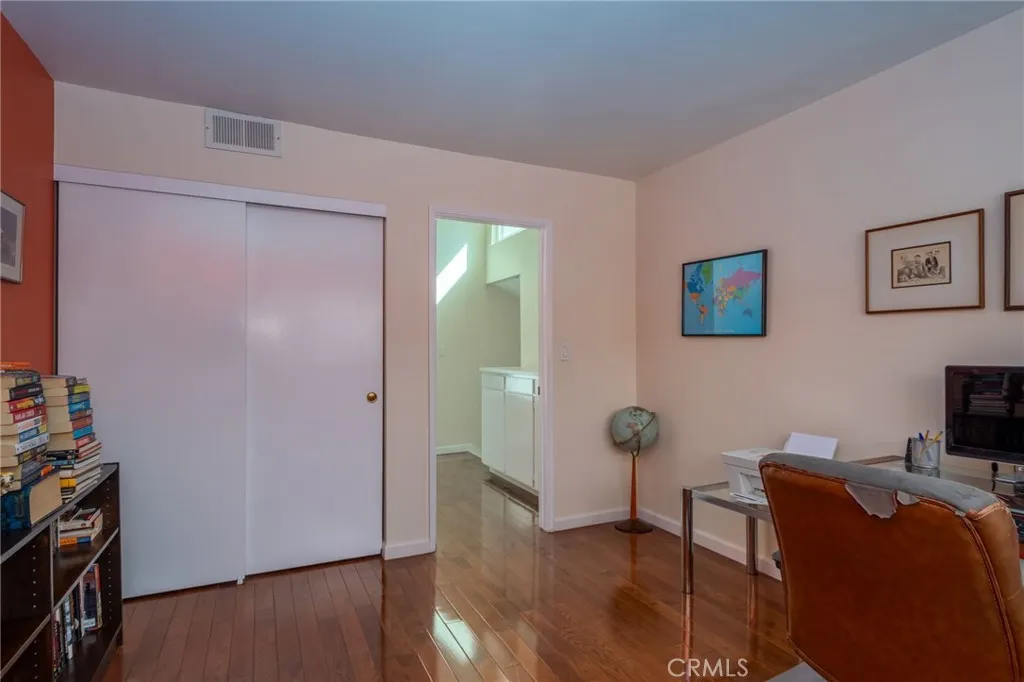 Additional image 41 of 18319 Collins Street Unit 19, Tarzana, CA 91356