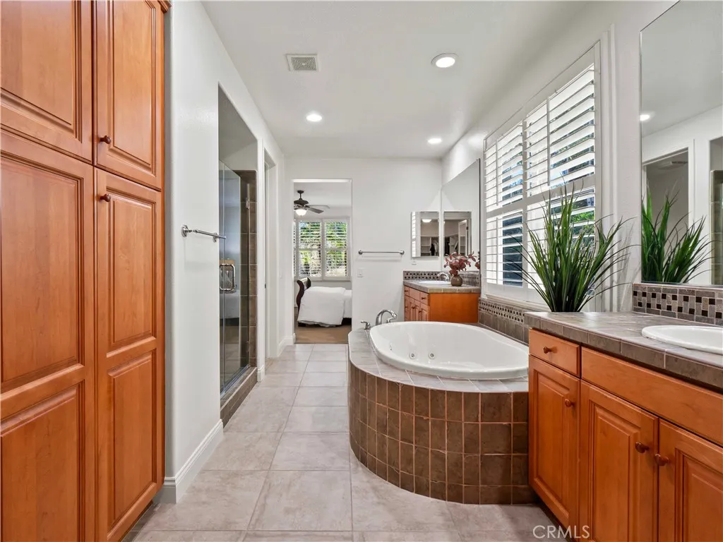 Additional image 78 of 25679 Smoketree Ln, Valencia, CA 91381