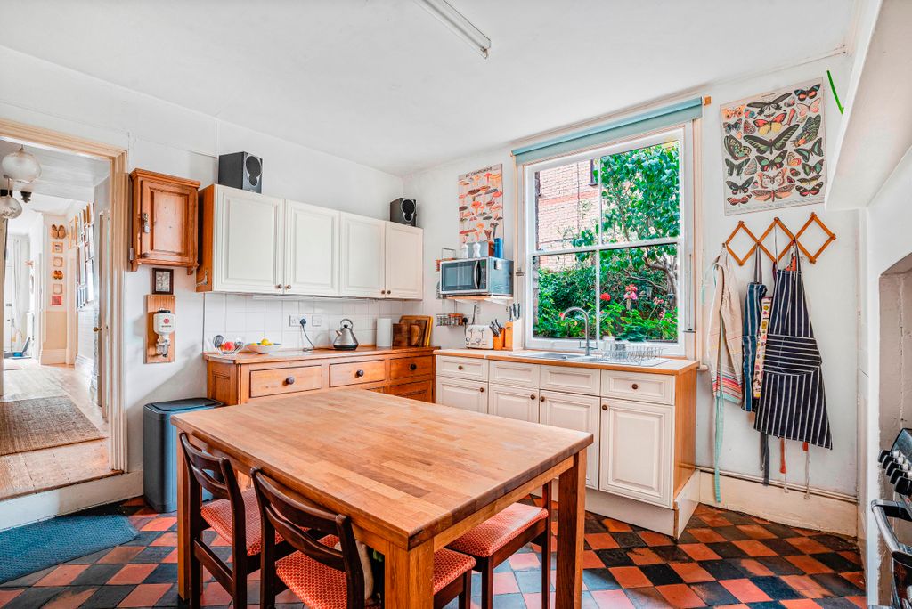 Additional image 4 of 6 bed semi-detached house to rentConduit Road, Bedford MK40