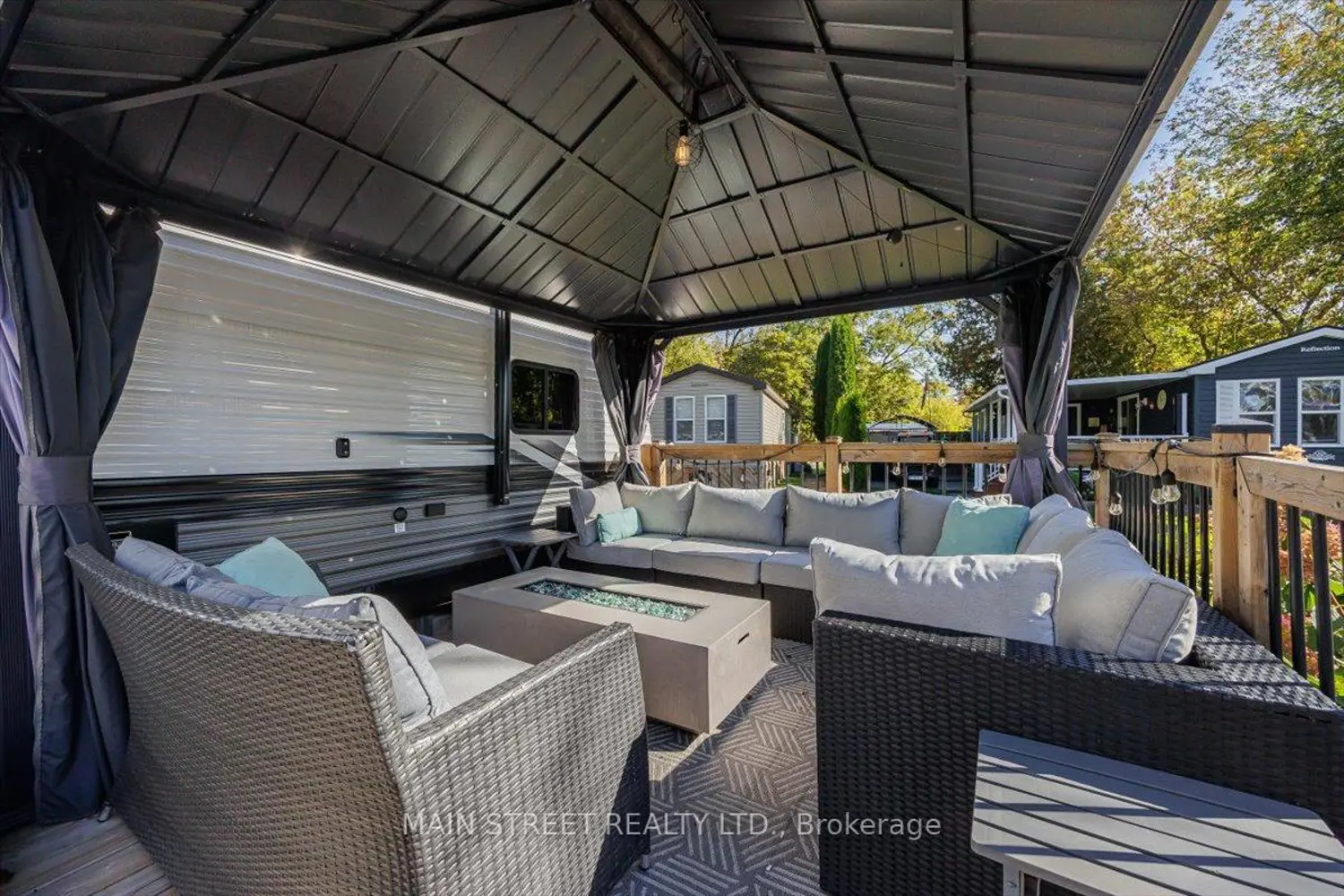 Additional image 10 of 15 Hawaiian Circle