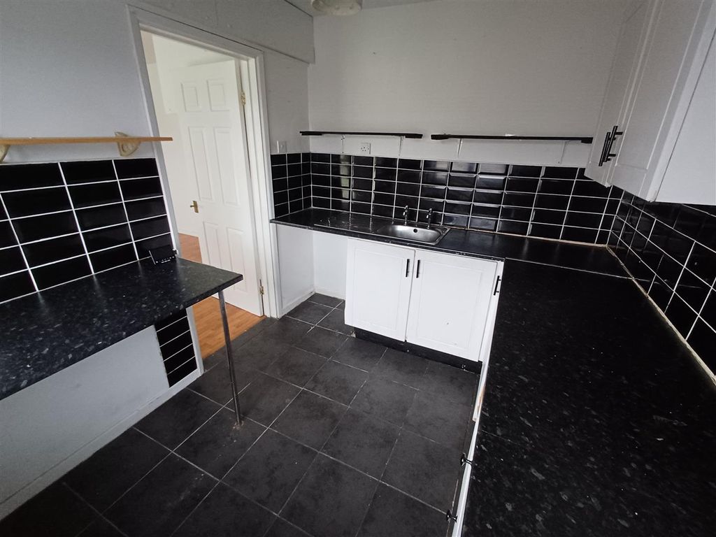 Additional image 2 of 2 bed flat to rentMaes-Y-Felin, Bridgend CF31