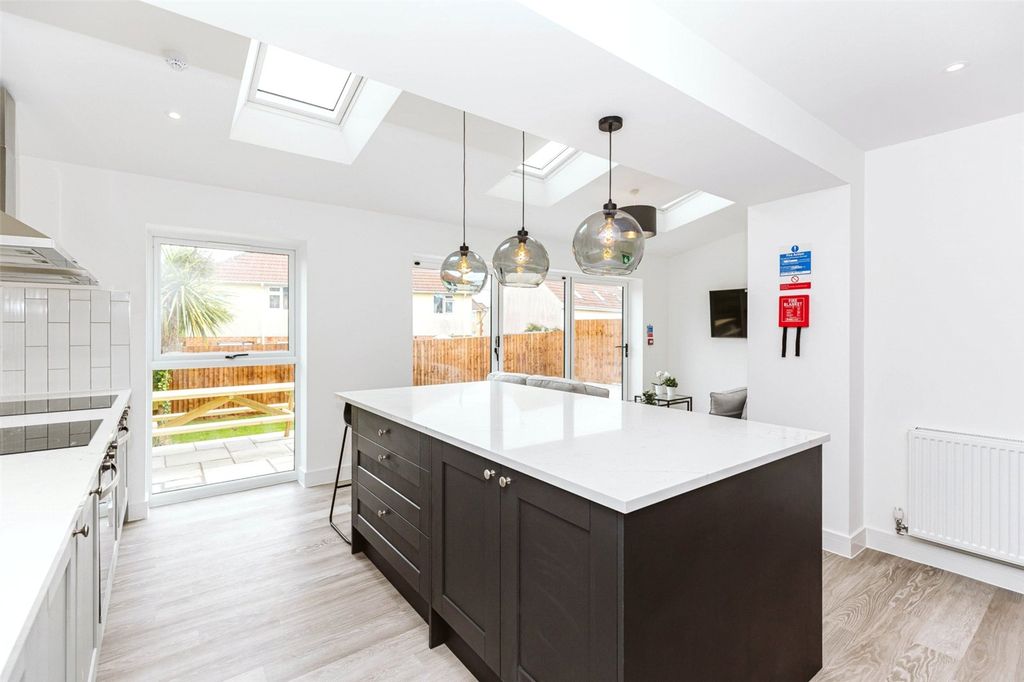 Additional image 5 of 7 bed semi-detached house to rentGayner Road, Horfield, Bristol, Bristol BS7