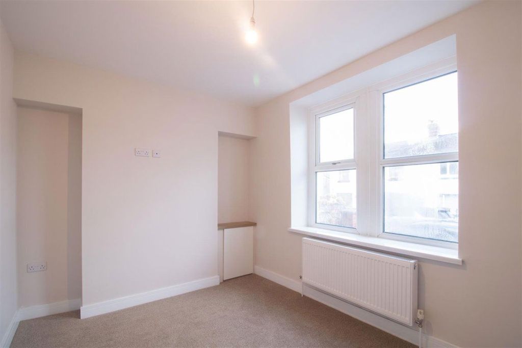 Additional image 4 of 3 bed property to rent22 David Street, Blackwood NP12