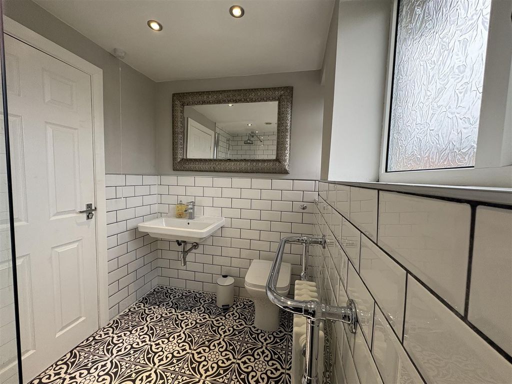 Additional image 15 of 4 bed semi-detached house to rentHafod Park, Mold CH7