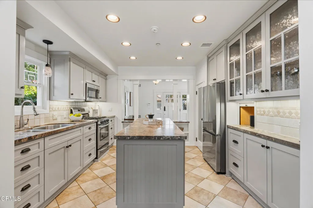 Additional image 91 of 347 N Grove Street, Sierra Madre, CA 91024