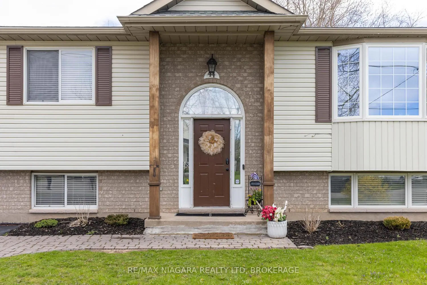 44 Maple Leaf Avenue photo 3