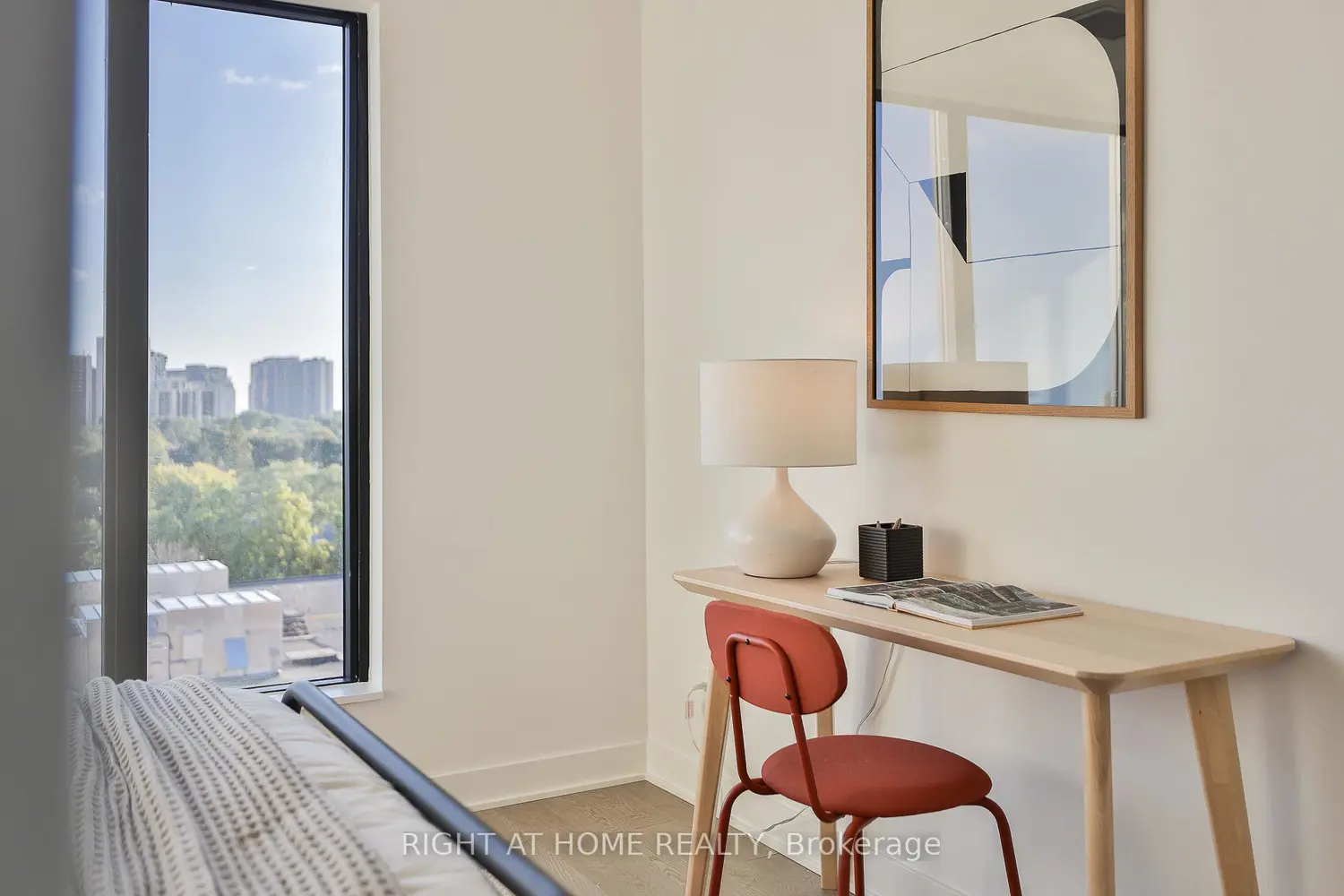 Additional image 17 of 2720 Dundas Street 607