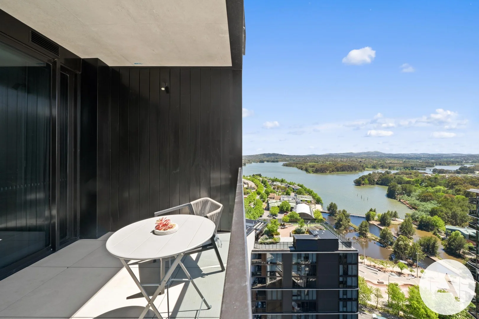 2004/1 Grazier Lane, Belconnen ACT 2617