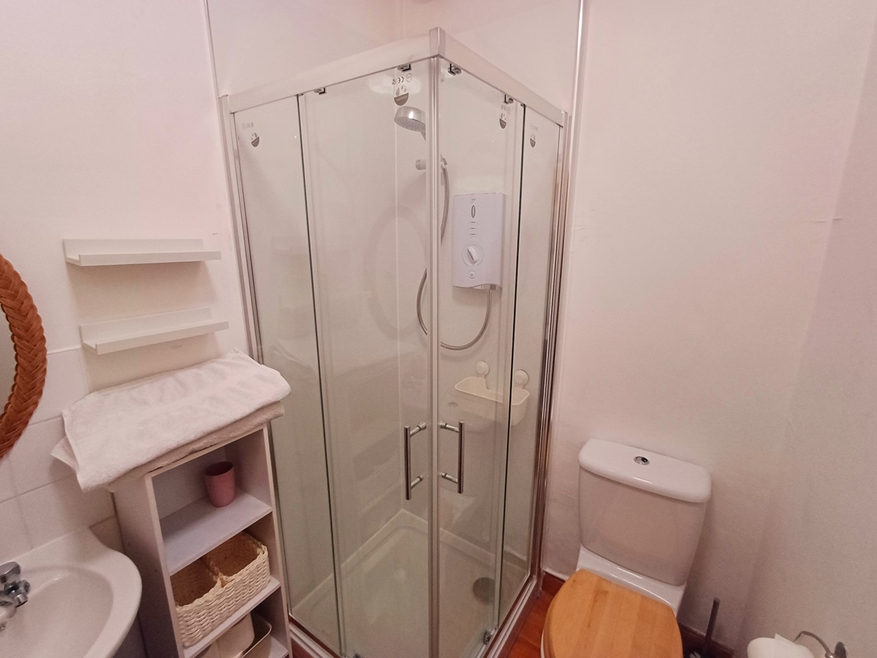 Additional image 4 of 1 Bed Flat, Well Court, EH4, N1 7GU