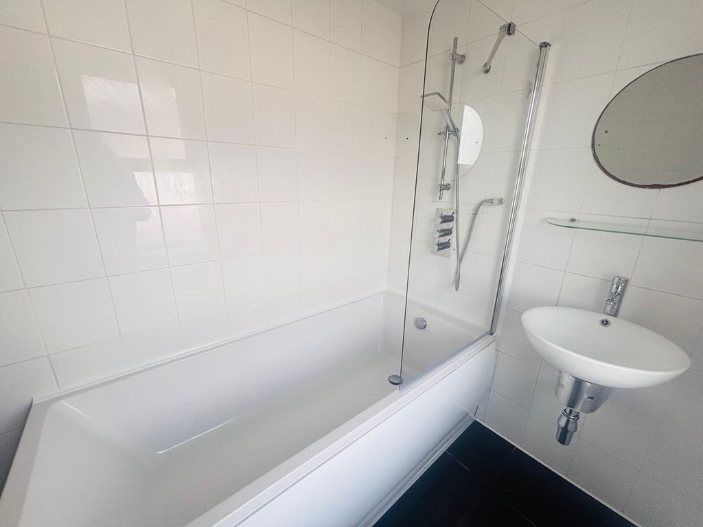 Additional image 14 of 3 bed property to rentCastleland Street, Barry CF63